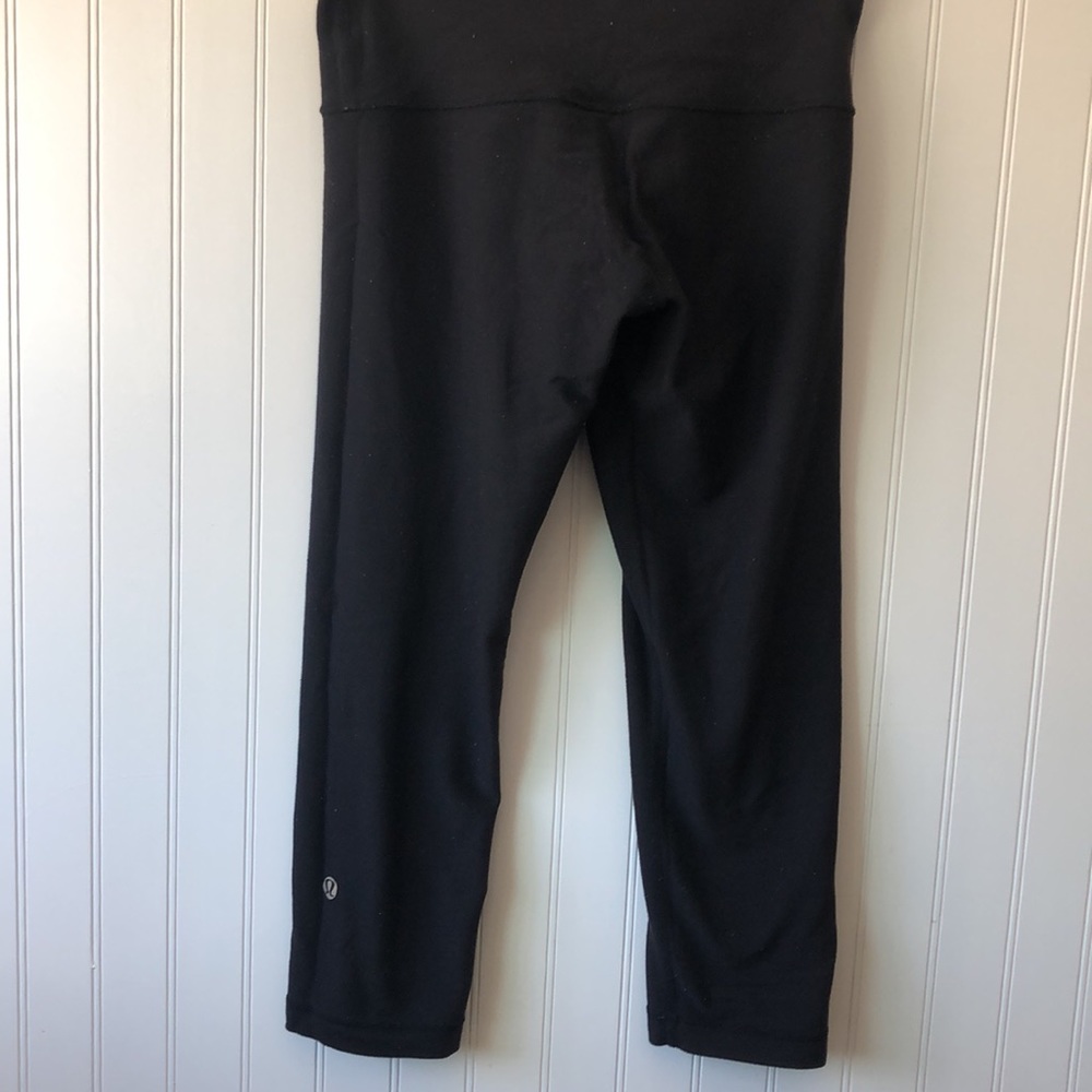 LULULEMON Black Crop Yoga Athletic Athleisure Legging Size 4 reversible - Picture 9 of 9